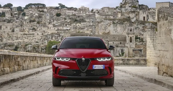 Alfa Romeo Tonale Tributo Italiano: inno al made in Italy con il nuovo spot