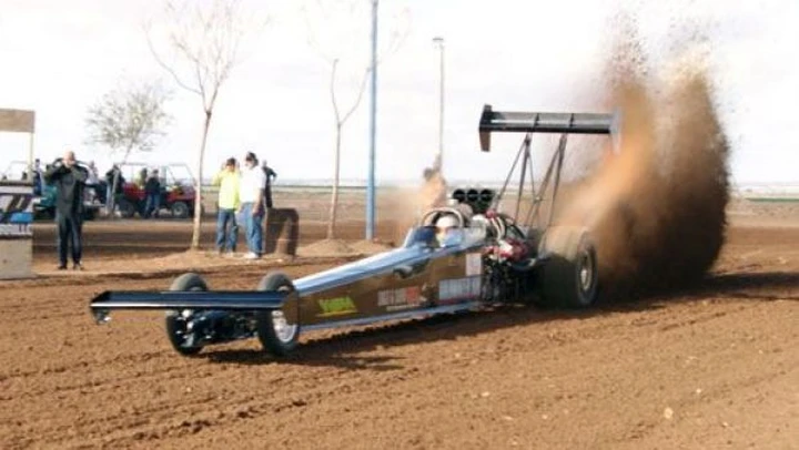 Annual Top Fuel Shootout: quando un dragster va in fuoristrada...