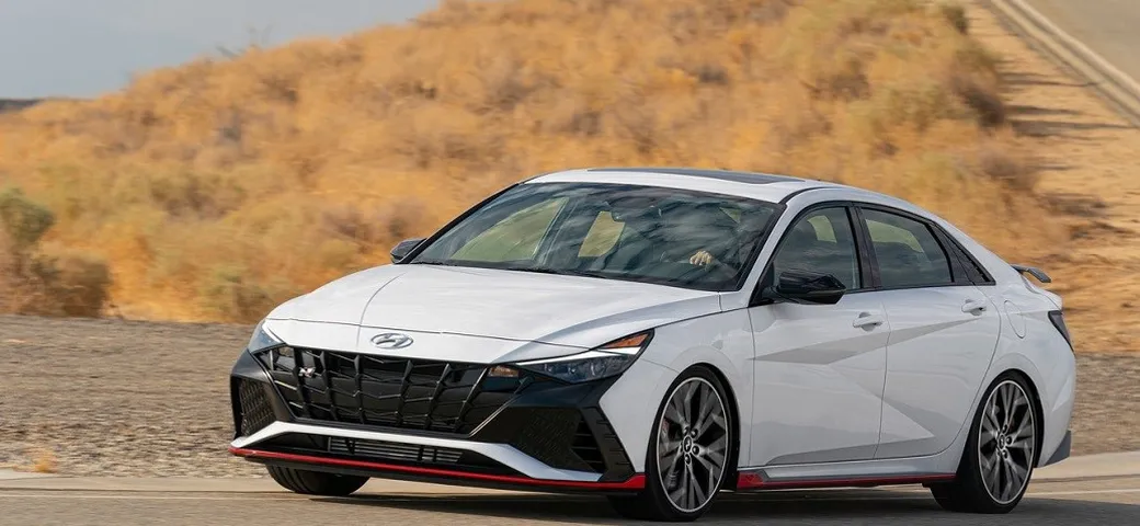 Hyundai Elantra N: caratteristiche e prestazioni