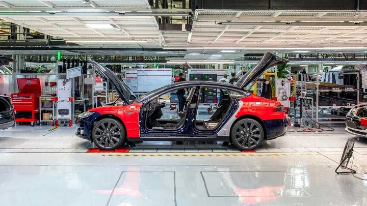 Tesla: multa per inquinamento nella fabbrica di Fremont
