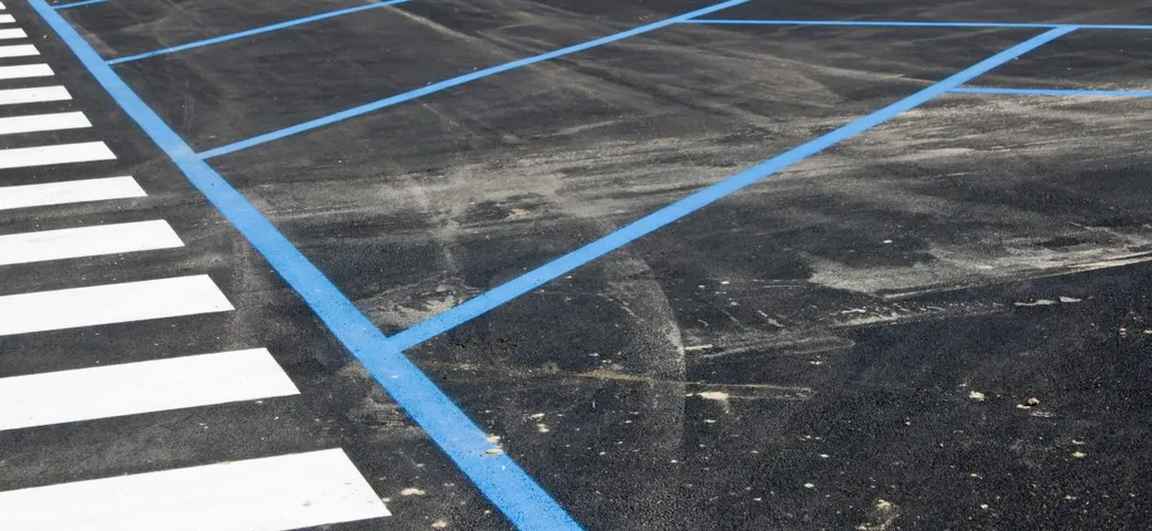 Nuove regole per il parcheggio sulle strisce blu: cosa cambia adesso