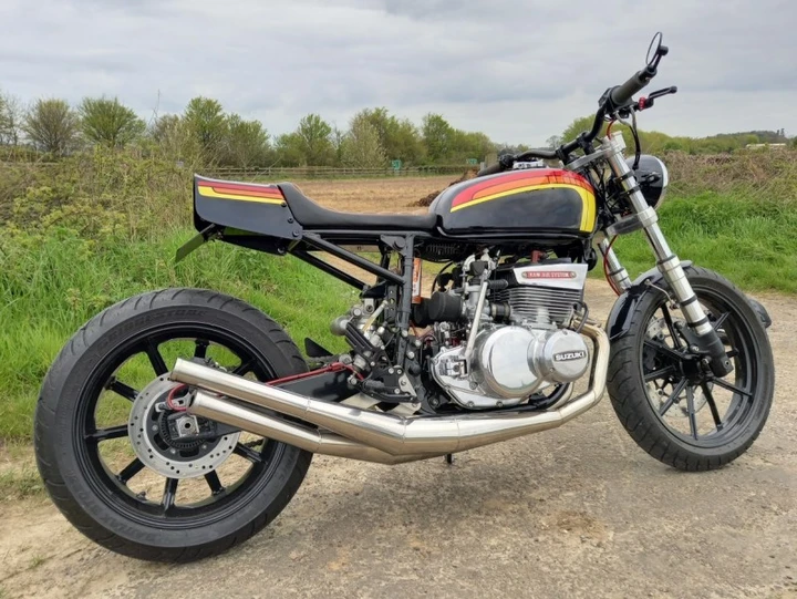 Restomod Suzuki GT550