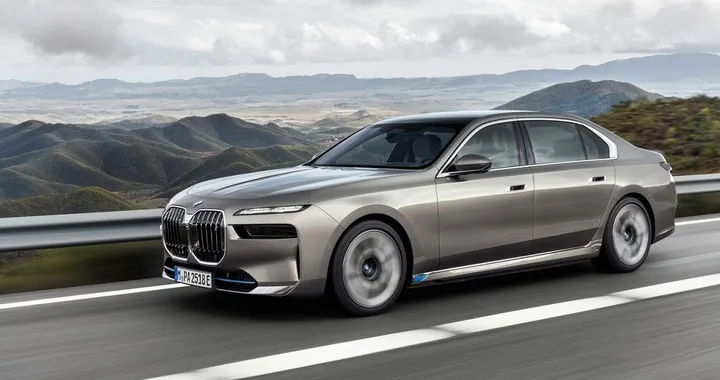 Bmw Serie 7 e i7 2022: novità, dimensioni, motore, interni, uscita