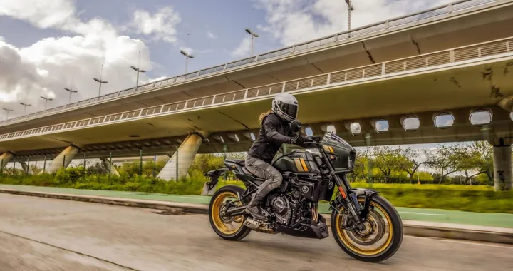 Suzuki GSX-8TT: stile retrò, motore bicilindrico e tecnologia d’avanguardia