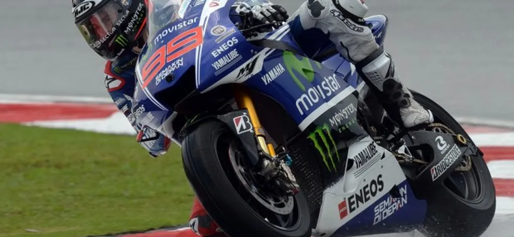 MotoGP Malesia 2014: Lorenzo svetta nelle FP2 bagnate di Sepang, Dovizioso 4°, Rossi 15° [FOTO]