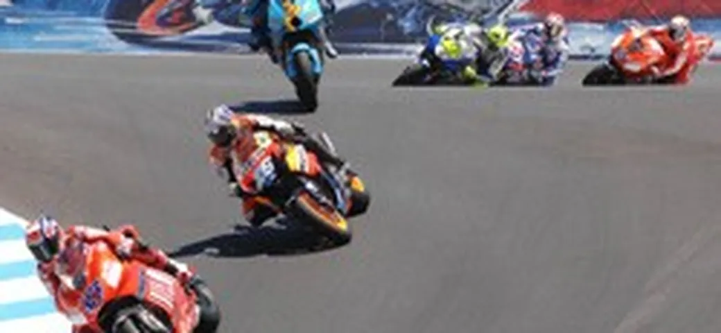 Stoccata di Stoner a Rossi