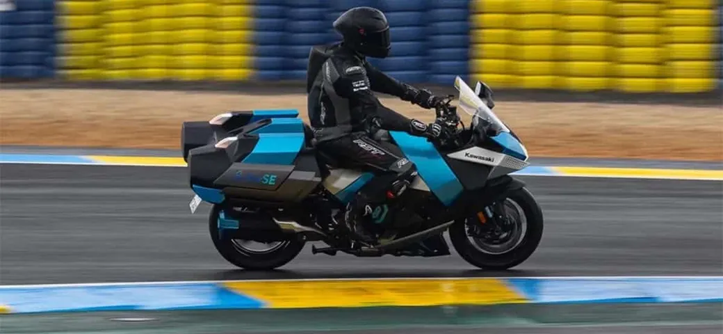 Kawasaki H2 HySE: il prototipo che fa correre l’idrogeno verso il futuro