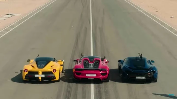 Ferrari LaFerrari, McLaren P1 e Porsche 918 si sfidano in accelerazione, chi la spunterà? [VIDEO]