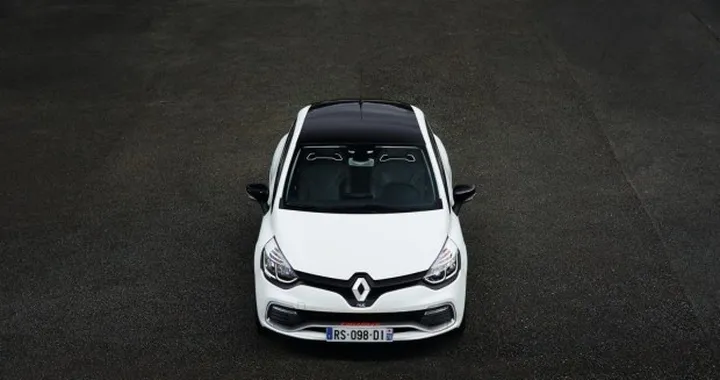 Renault Clio RS 220 Trophy EDC: foto ed informazioni ufficiali