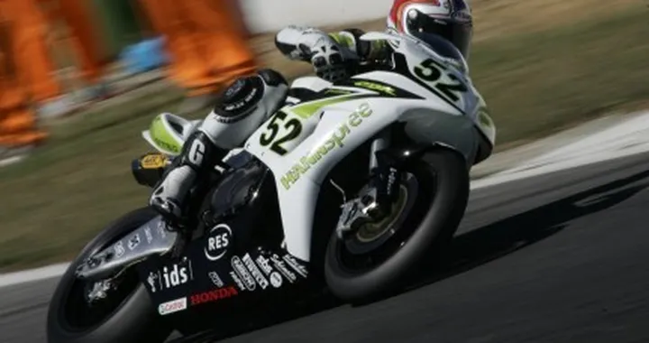 SBK a Vallelunga: piloti in azione