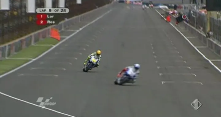 Foto del giorno: la caduta di Rossi ad Indianapolis frame by frame