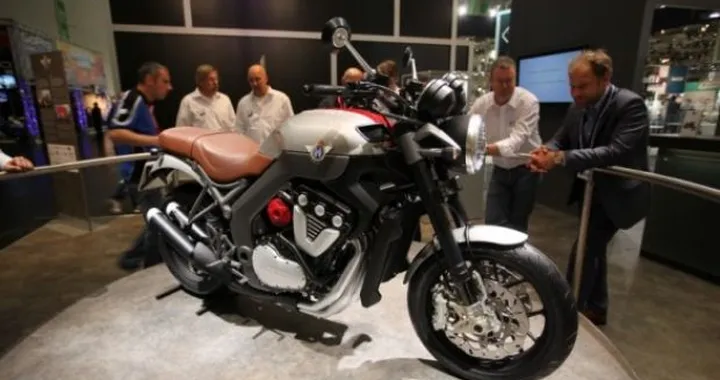 Horex VR6: 6 cilindri sovralimentati per 230CV in salsa naked