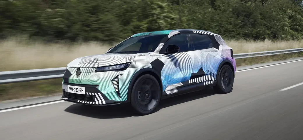 Renault Scenic E-Tech Electric: eccola in anteprima in alcune foto ufficiali