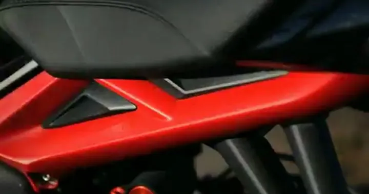 Triumph Street Triple R675 2013 test