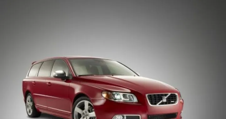 Volvo V70: pacchetto R-Design anche per la 2.0 turbo