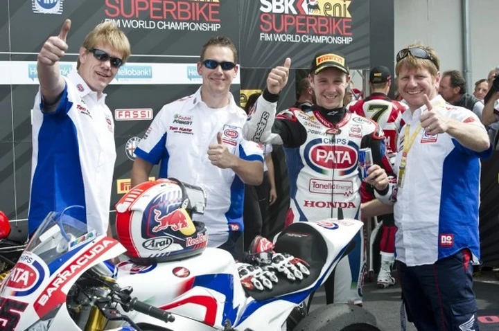 SBK Donington 2014, Rea cerca l'allungo: 