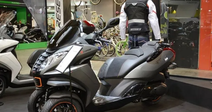 Peugeot Metropolis D-Air 2015