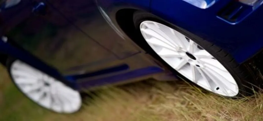 Ford Focus RS: arrivano i cerchi bianchi ispirati ai rally