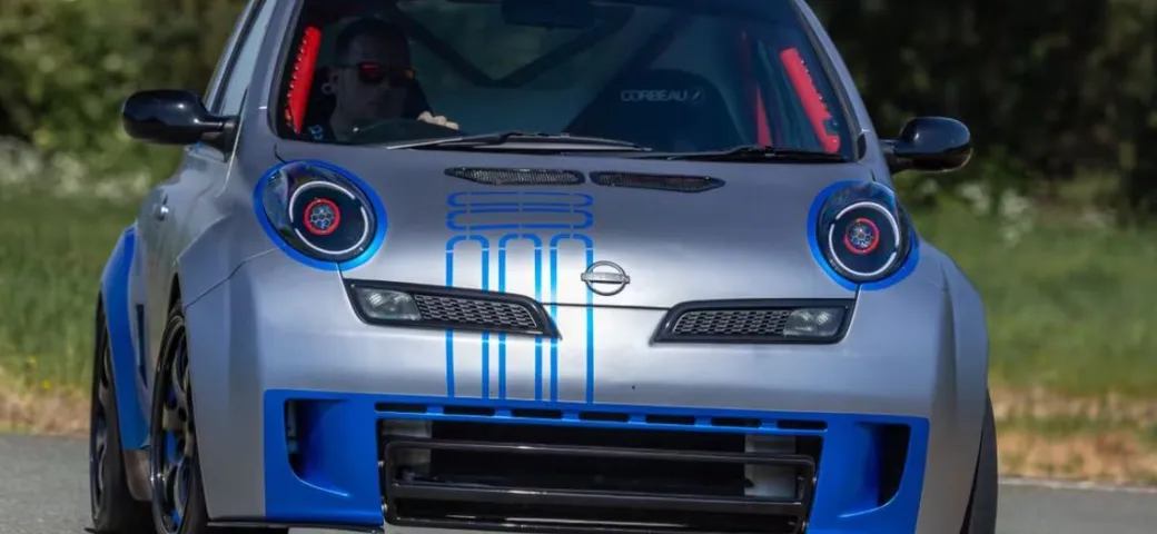 Nissan Micra R, l'utilitaria giapponese sfoggia un poderoso V6