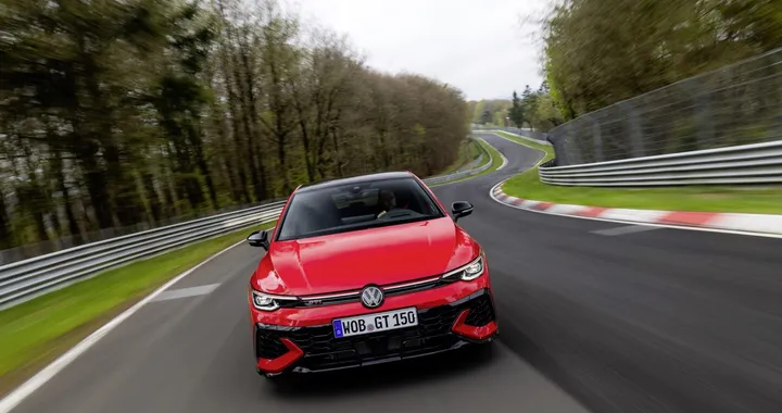 Volkswagen Golf GTI EDITION 50, mezzo secolo in pole position