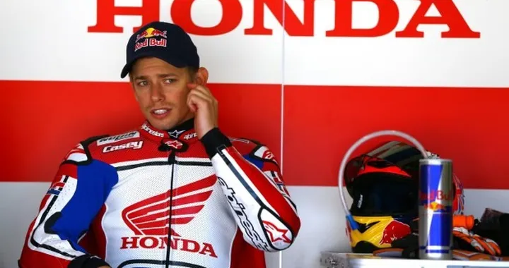 Casey Stoner accetta la sfida di Top Gear per "the Cr-Ashes"