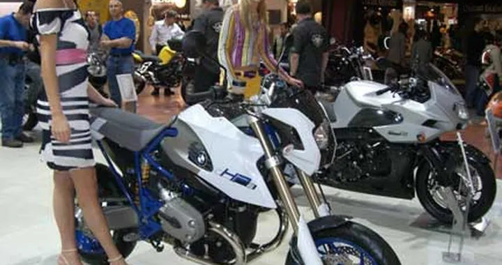 Eicma 2006: le Girls - Atto 1