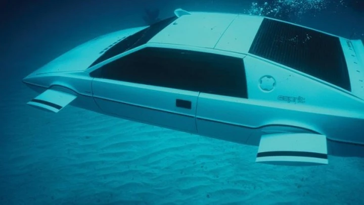 All'asta su Ebay la Lotus Esprit sottomarina di James Bond
