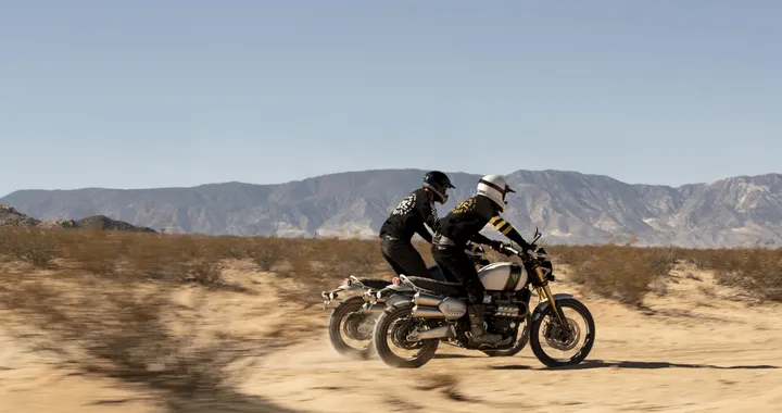 Triumph: svelate la nuove Scrambler 1200 XC e XE