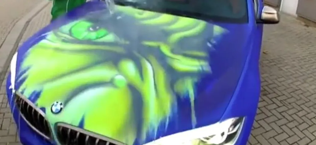 La BMW X6 che cambia colore