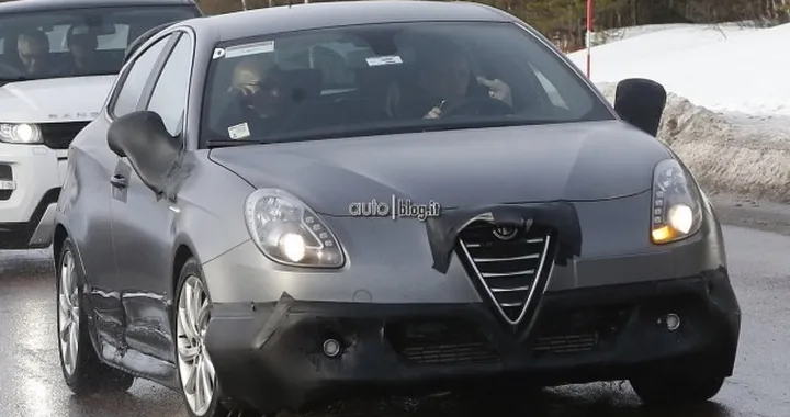 Foto spia Alfa Romeo Giulietta Quadrifoglio Verde