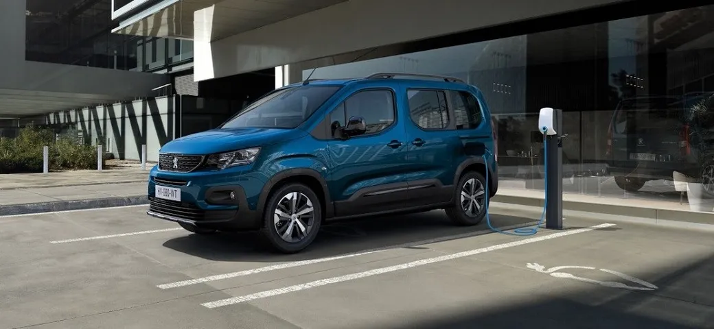 Peugeot e-Rifter: versioni, equipaggiamenti, autonomia