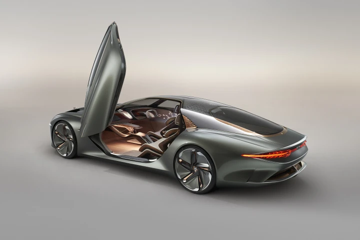Bentley EXP 100 GT: la concept car a propulsione elettrica