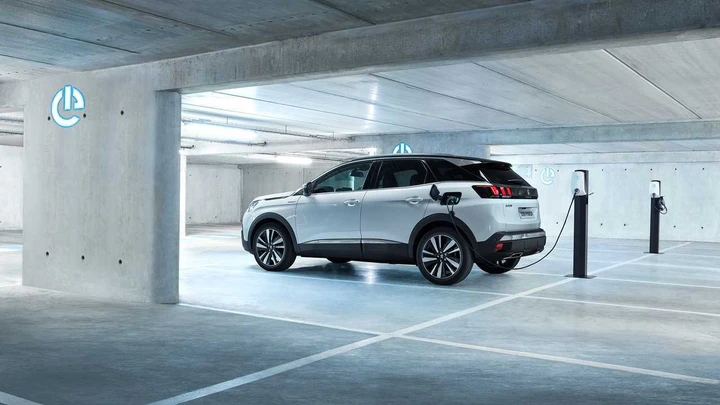 Peugeot 3008 Plug-In Hybrid: il SUV Ibrido con 87 km di autonomia elettrica, ordini aperti