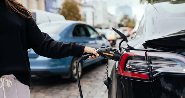 Torino troppi blackout: c'è chi dà la colpa alle auto elettriche