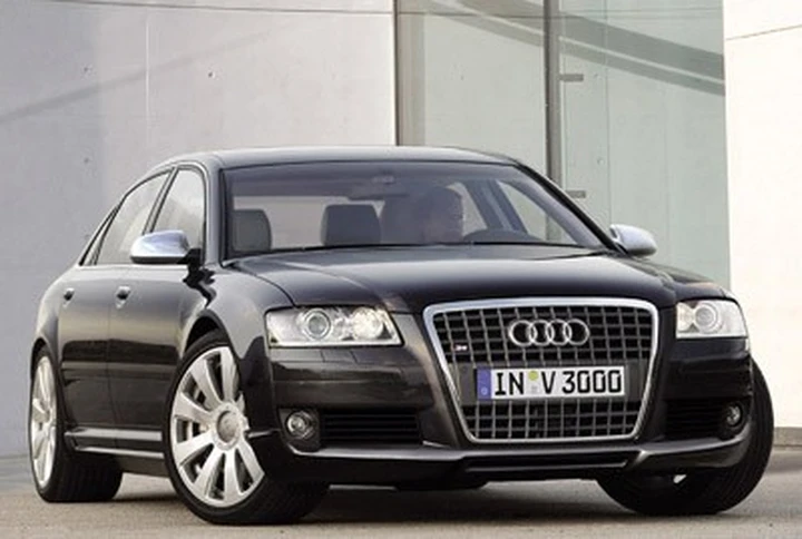 Audi S8 2005