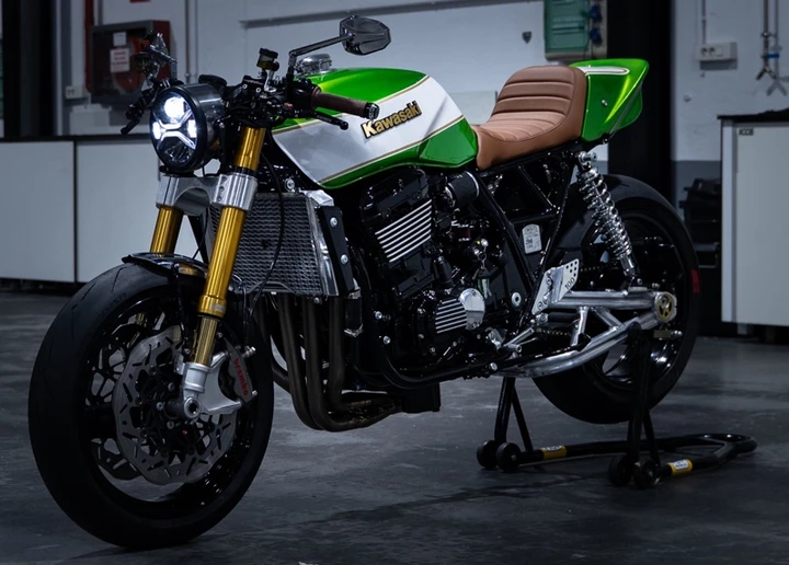 Kawasaki ZRX1200 Restomod: la muscle bike anni 2000 rinasce con BOLT