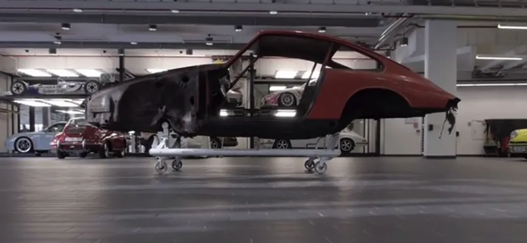 Il restauro di una speciale Porsche 911 [Video]