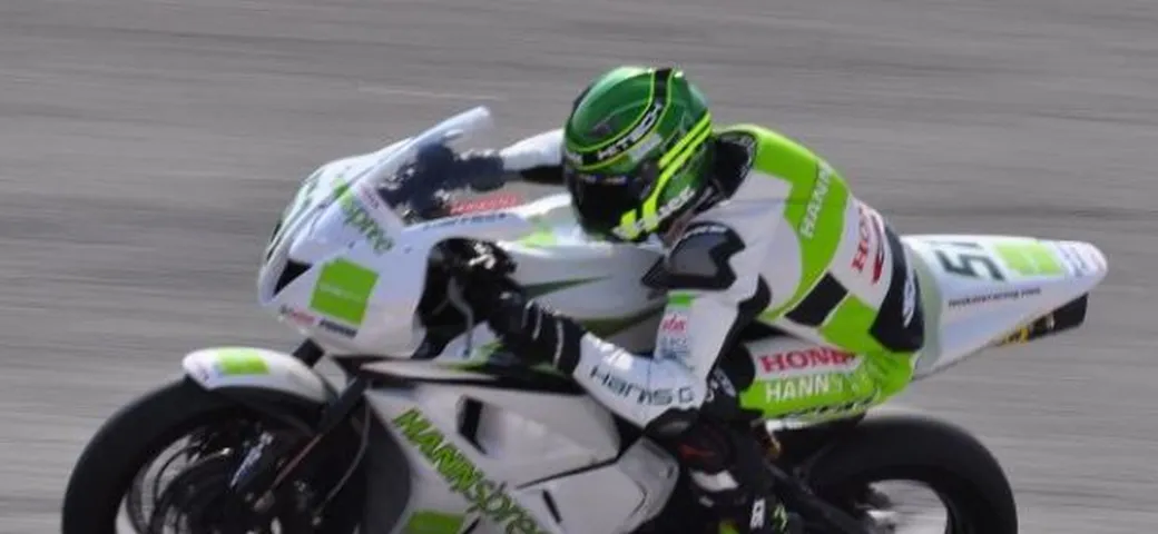 WSS: Michele Pirro vince ad Imola. Sofuoglu e Laverty gli regalano la vittoria