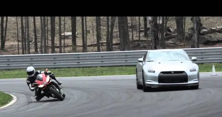 RSV4 vs GT-R: scommettiamo su chi vince? /video