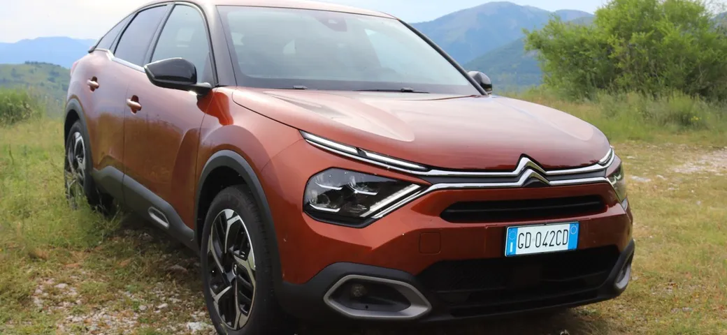 Citroen C4 1.5 BlueHDi EAT8 Shine: la prova su strada