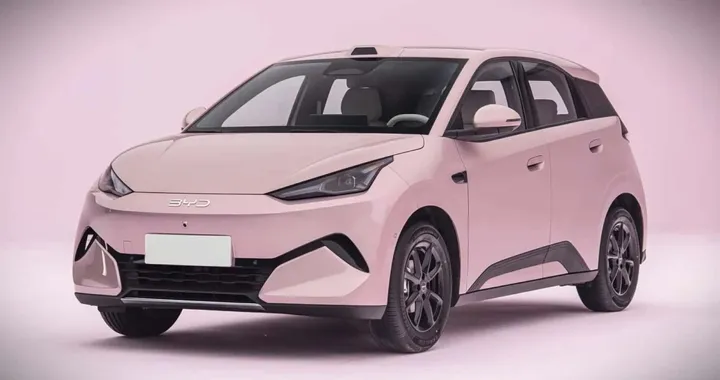 BYD Dolphin Surf, la nuova elettrica si ricarica in 5 minuti e costa meno di 9.000 euro