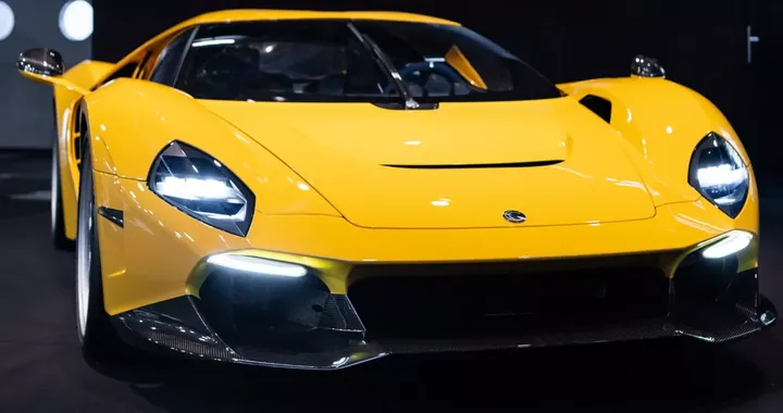 Capricorn 01 Zagato, hypercar analogica con 900 CV e cambio manuale