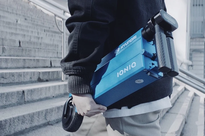 CES 2017: Hyundai IONIQ Scooter, il monopattino elettrico ripiegabile