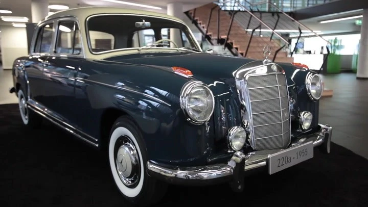Restauro Mercedes Ponton 220A