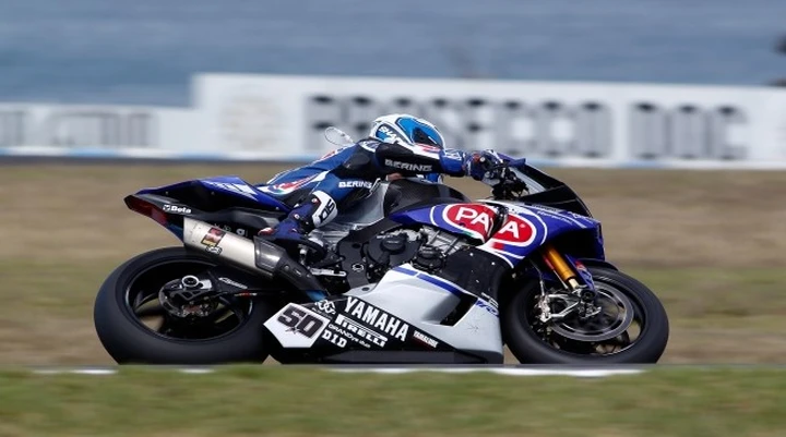 WSBK test Australia: Guintoli primo nella FP2, ma Rea il più veloce