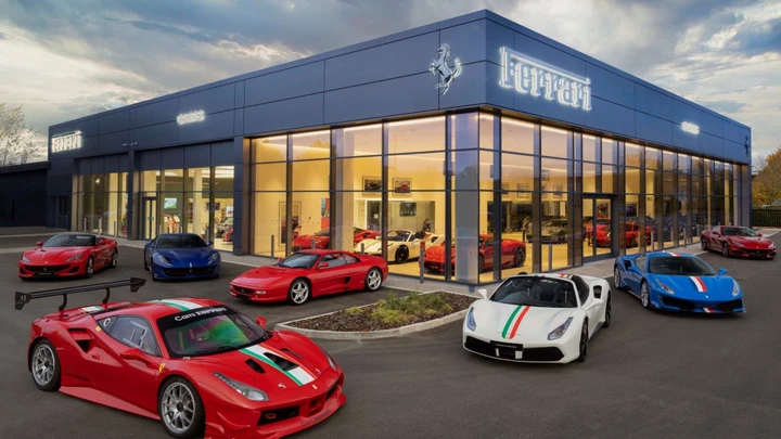 Ferrari ridisegna il futuro degli showroom con una nuova Corporate Identity