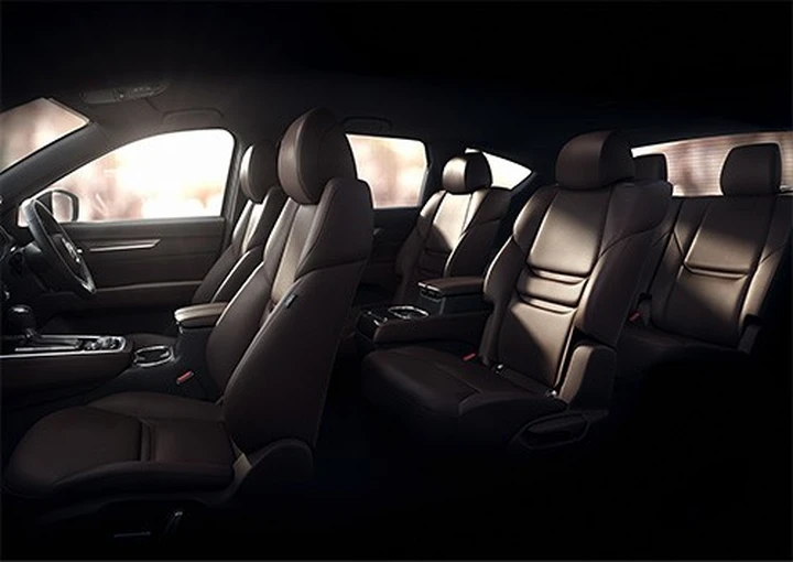 Mazda CX-8: primo teaser del grande SUV