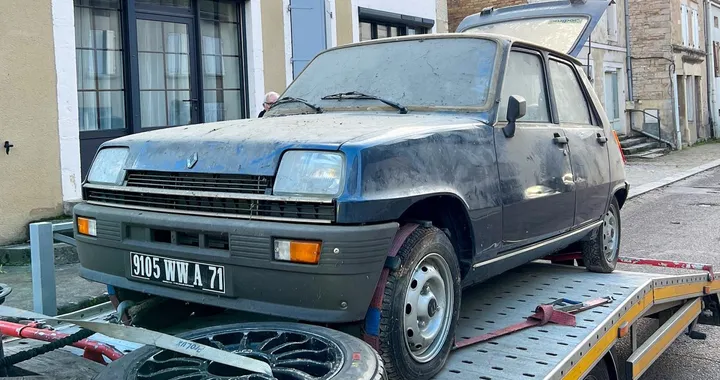 Da 43 anni in garage e con solo 12 km all'attivo: scoperta da urlo