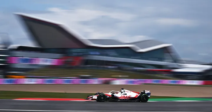 GP di Silverstone: pericolo invasione di pista in F1