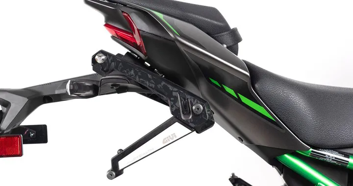GIVI lancia Stealth, ancoraggio retrattile per borse laterali invisibile
